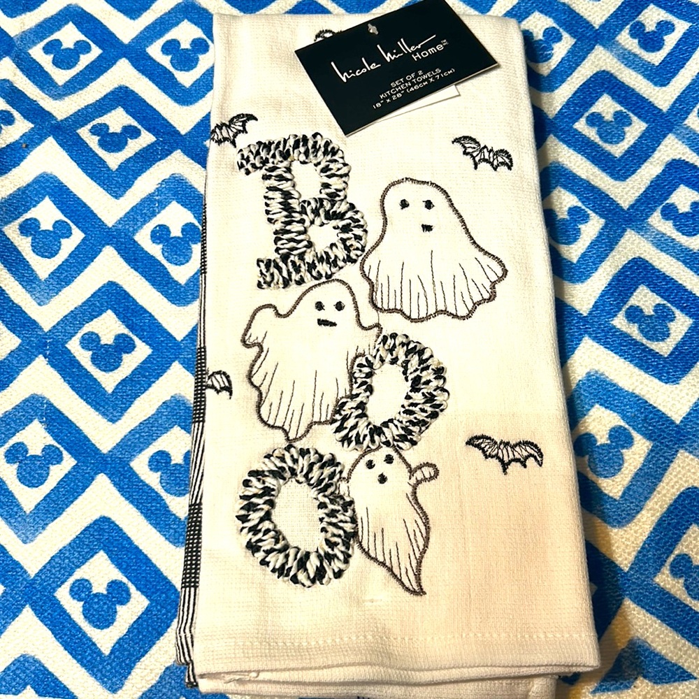 Nicole Miller Home Set of Two kitchen towels